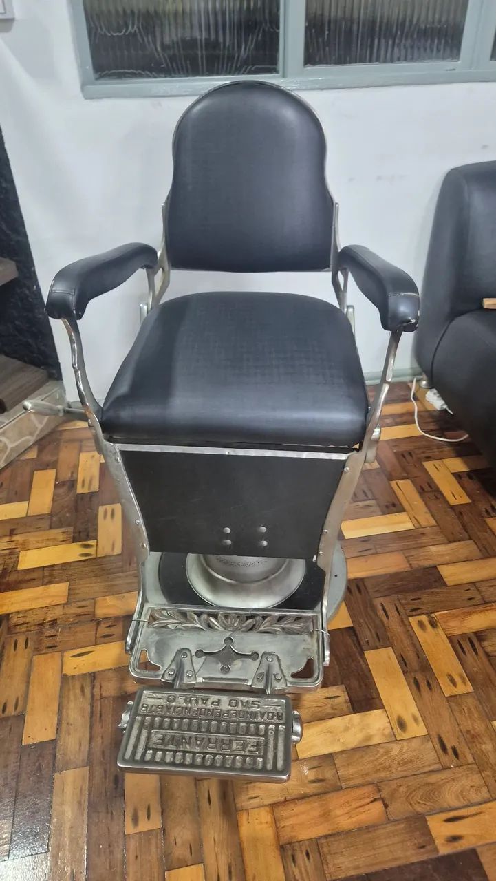 Cadeira de Barbearia  Ferrante - Modelo Clássico