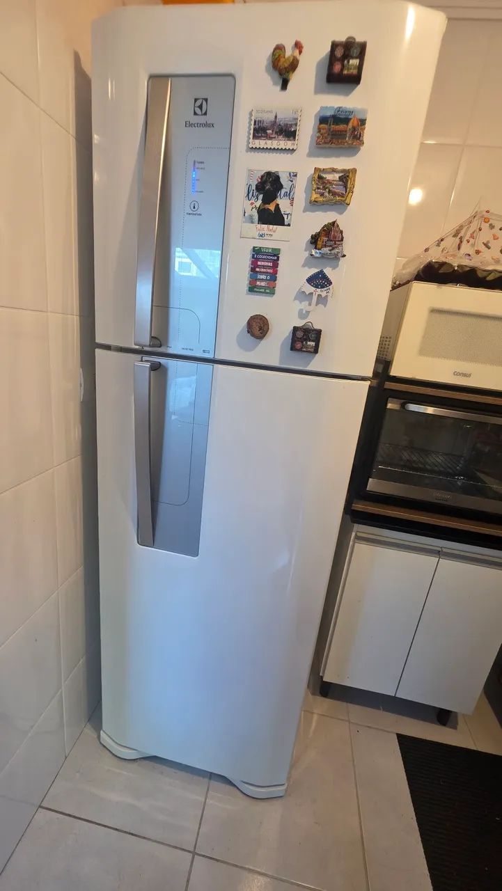 Geladeira Electrolux Frost Free 382L TW42S Platinum - Seminova