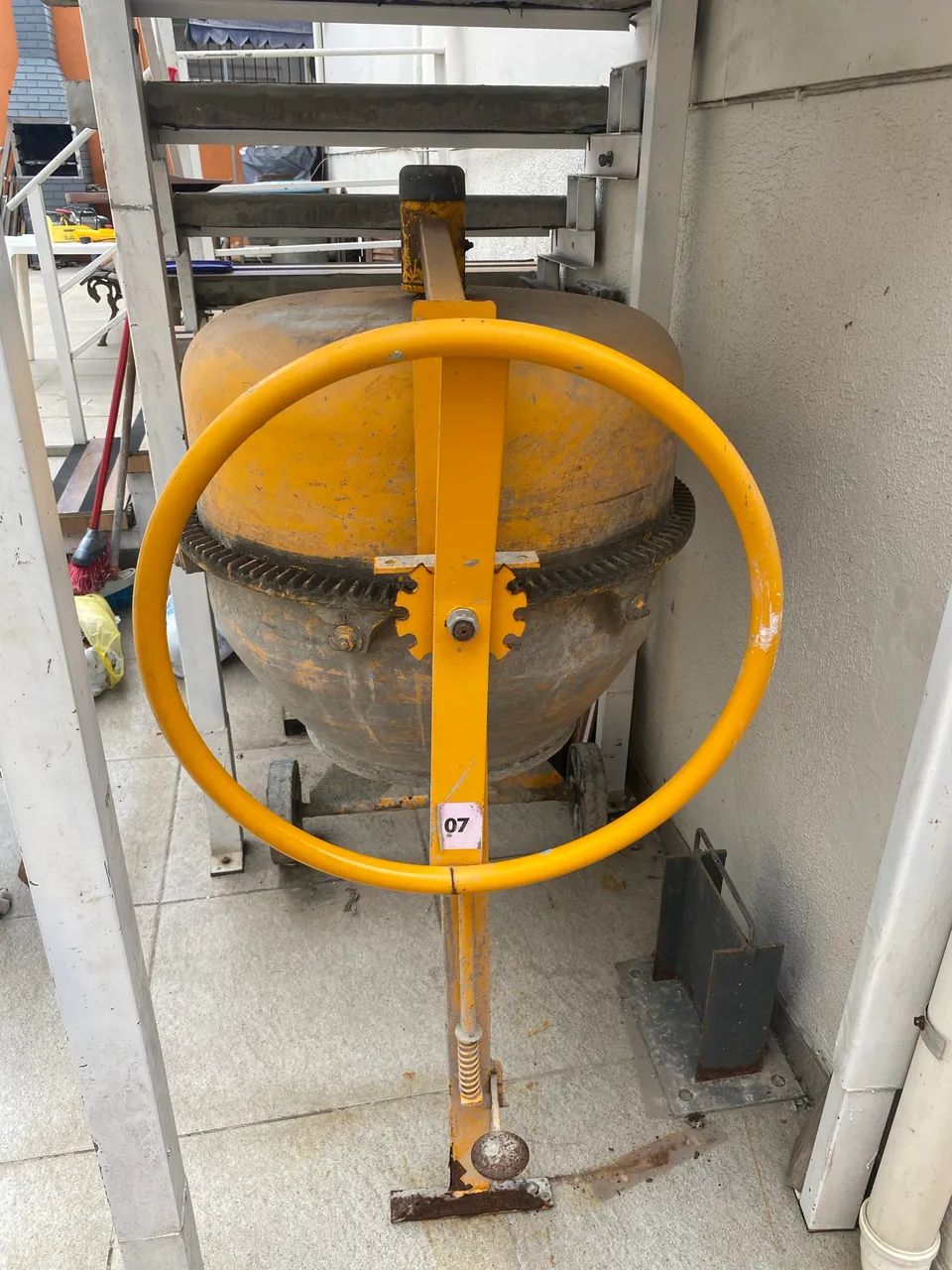 Betoneira CSM CS 120L 220V - 120 litros - pronta p/ obra - Foto 3