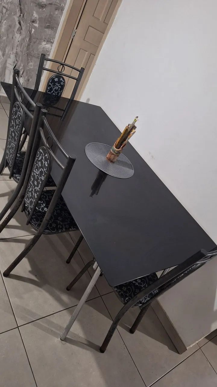 Mesa de vidro 4 cadeiras - Foto 3