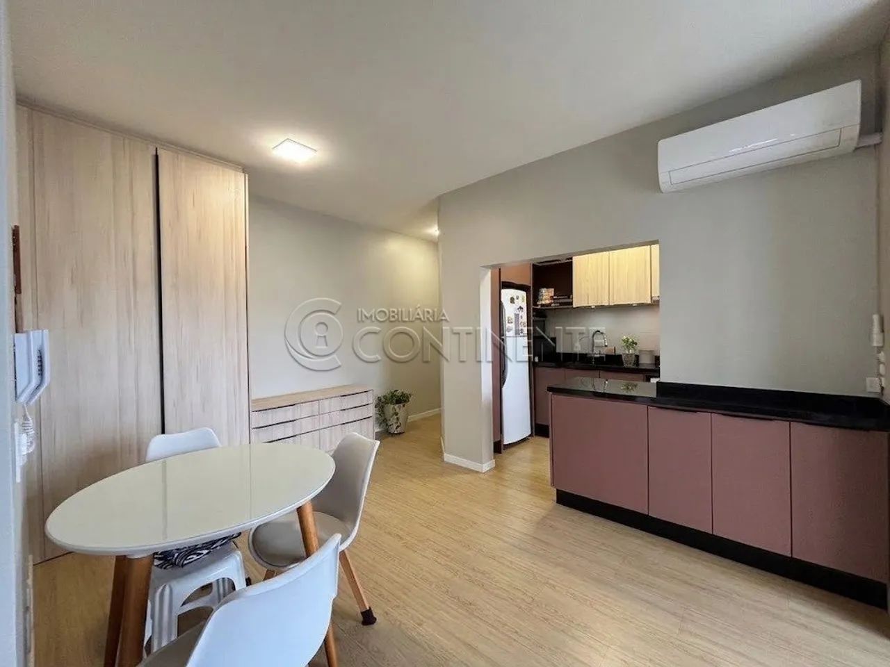 APARTAMENTO - 02 DORMITÓRIOS - SACADA - GARAGEM - ESTREITO