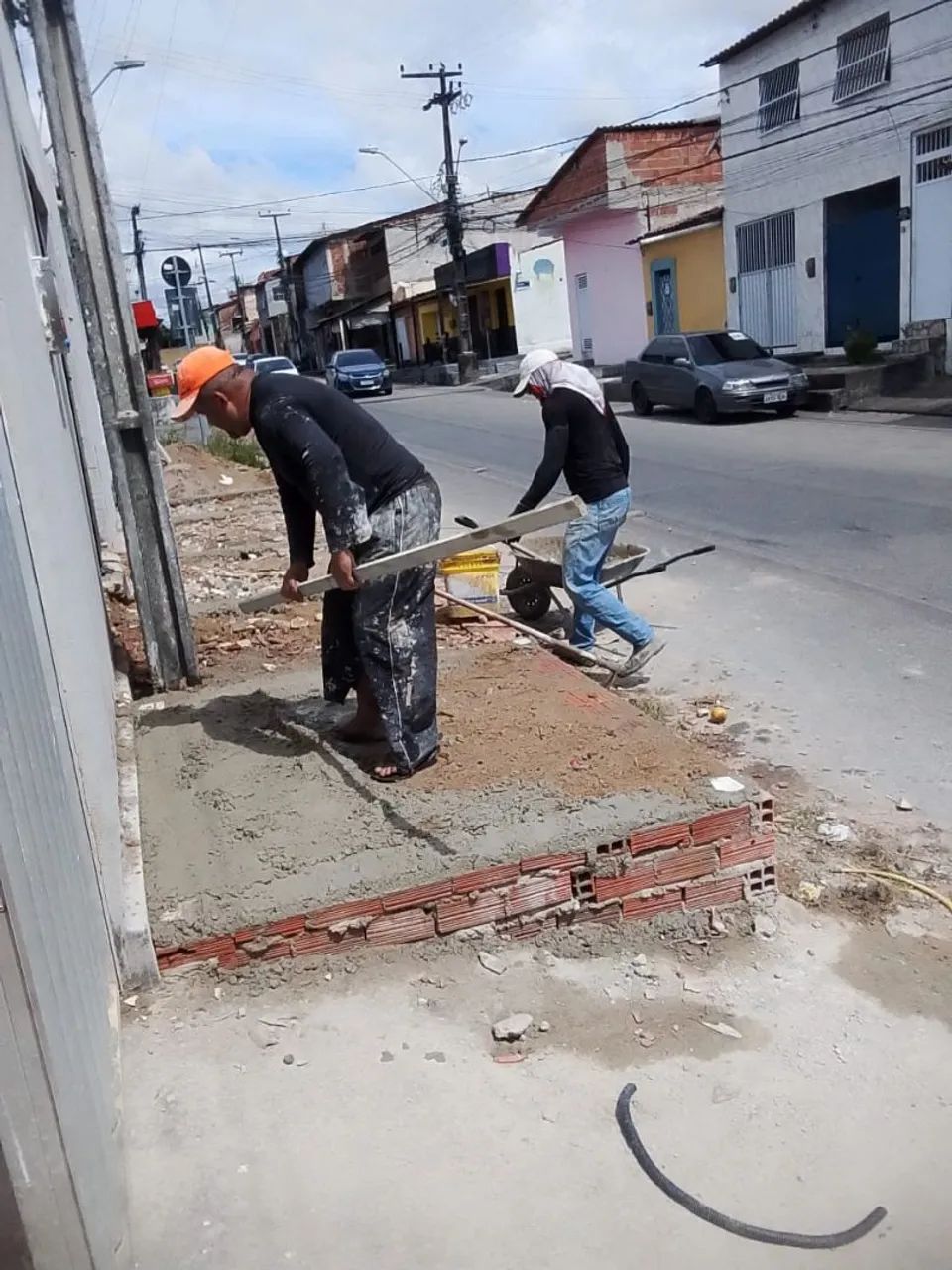 Pedreiro profissional disponível *51