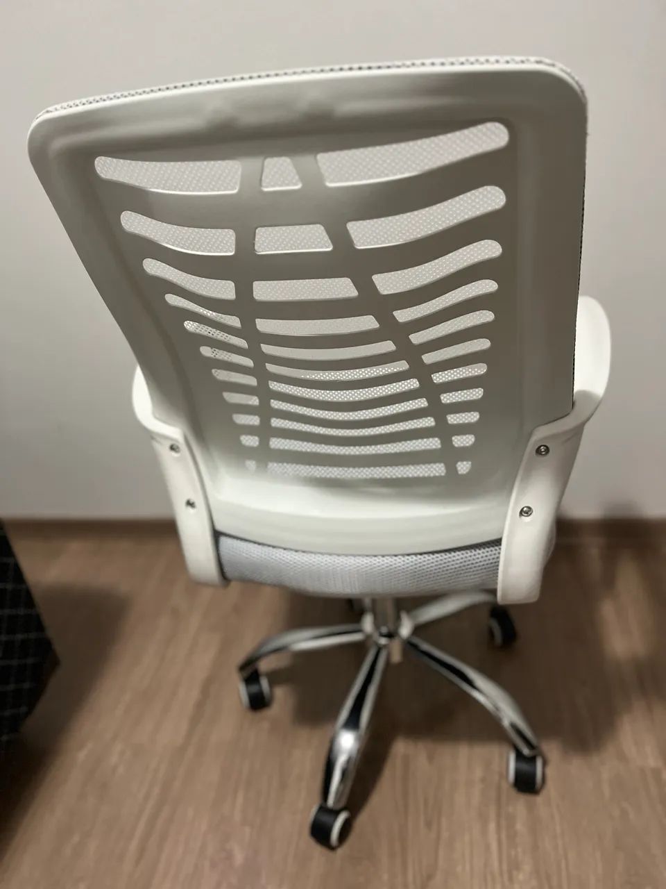 Cadeira escritório base giratória  - Foto 4