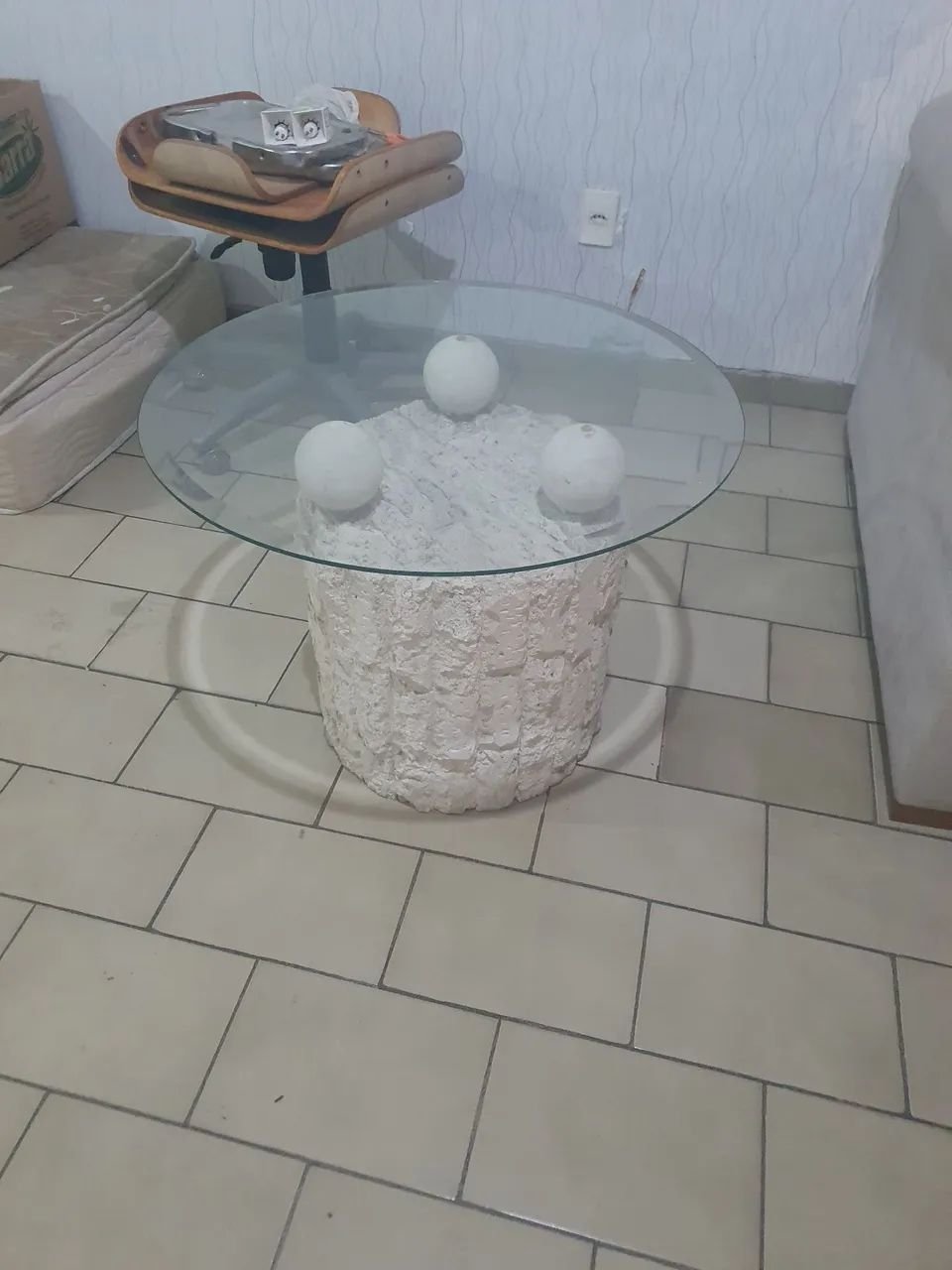 Vendo um par de mesa de canto com vidro temperado - Foto 2