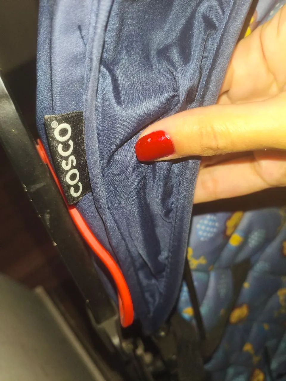 Carrinho de bebê Cosco Reverse modelo happy usado  - Foto 4