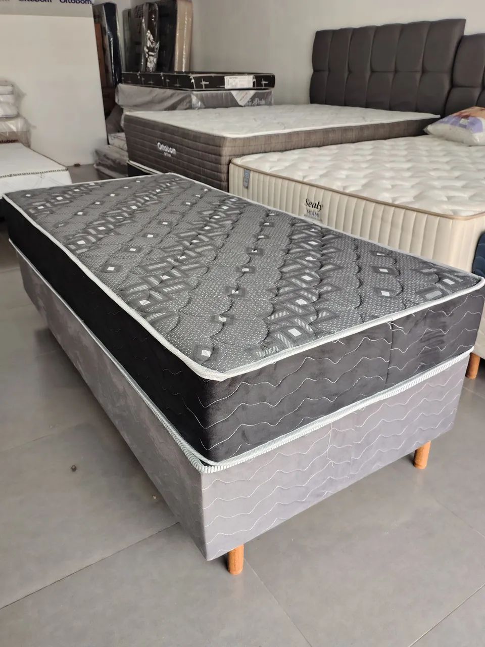CAMA BOX SOLTEIRO MOLAS ENSACADAS 