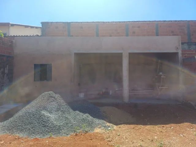 Lote de 255m com pequena construção 