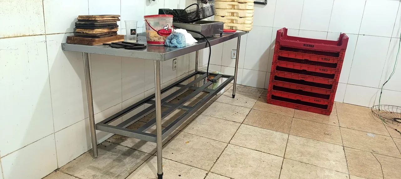 Mesa de inox 200x0,70cm - Foto 2