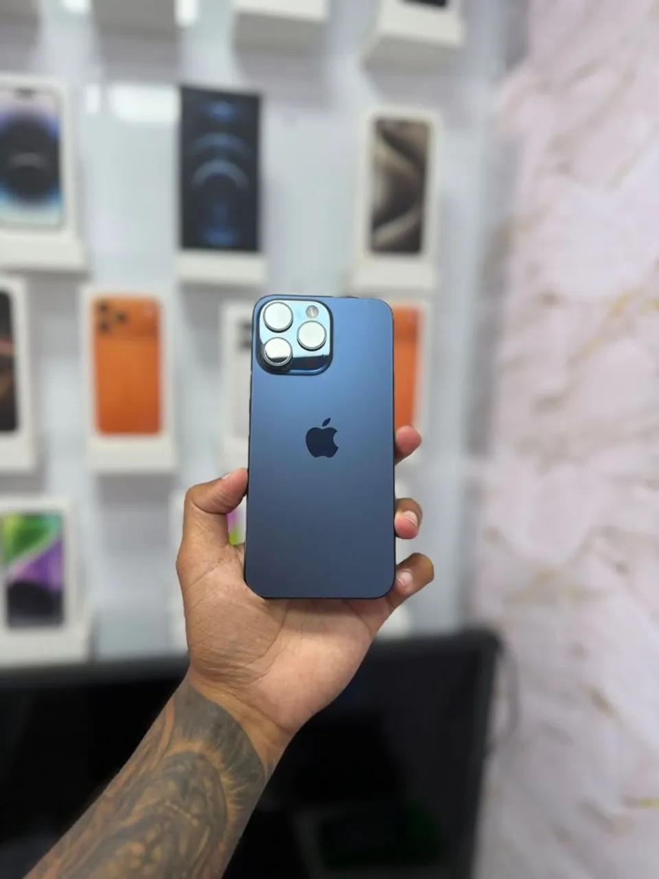 IPHONE 16 PRO MAX 256GB SEM FACE ID - Celulares e Smartphones