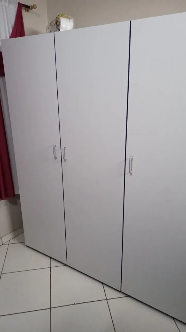 Guarda roupa pequeno 