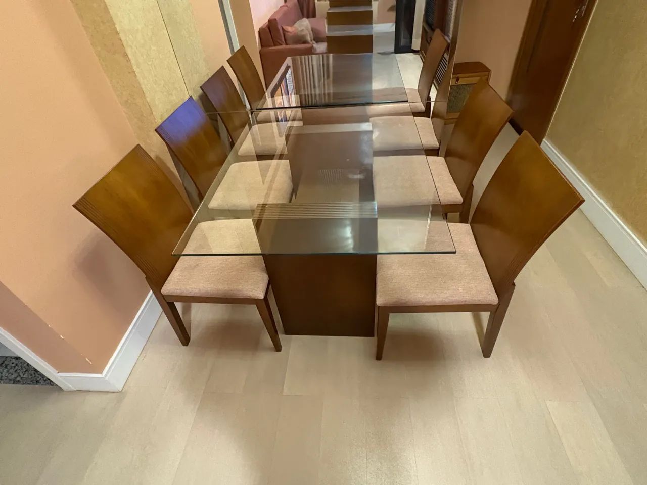 MESA RETANGULAR COM QUATRO CADEIRAS - Foto 3