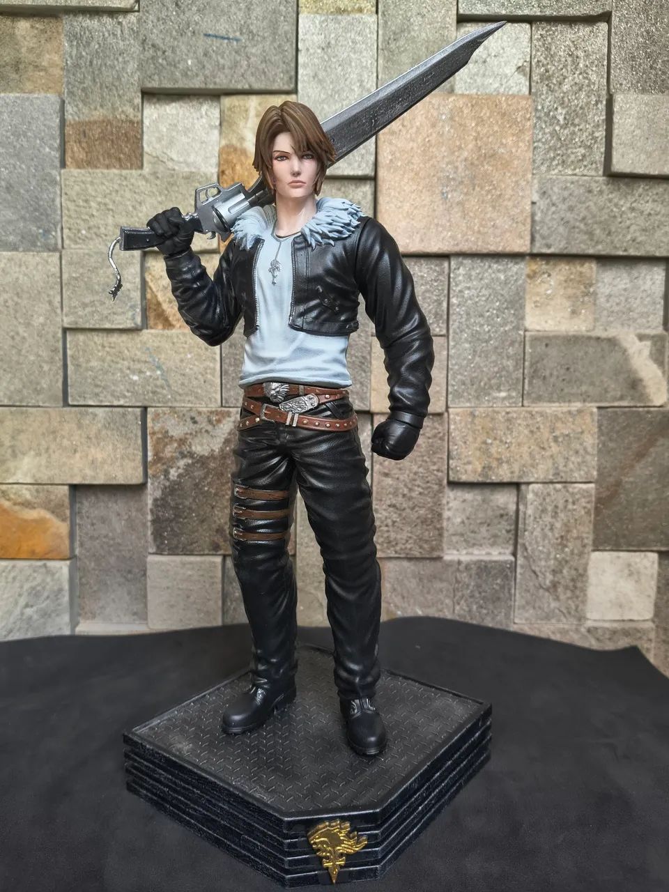 Action figure Scholl Leonart FF8