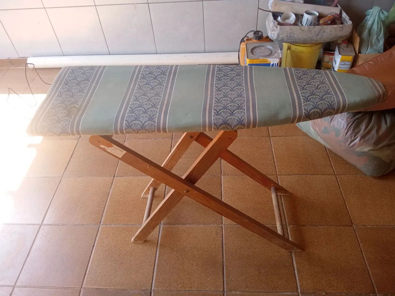 Mesa  de passar roupa - Foto 3