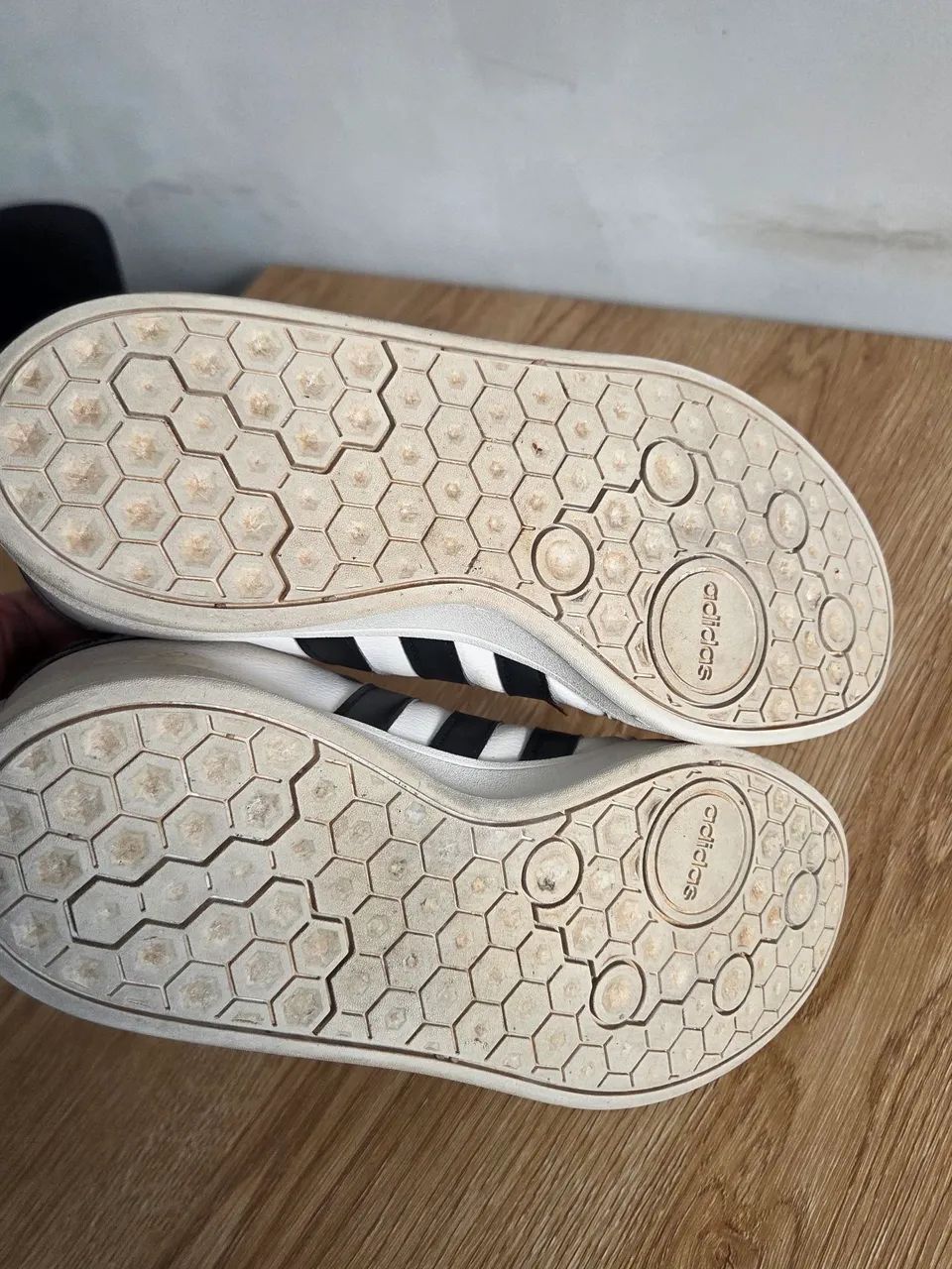 Tenis Adidas 43 - Foto 4