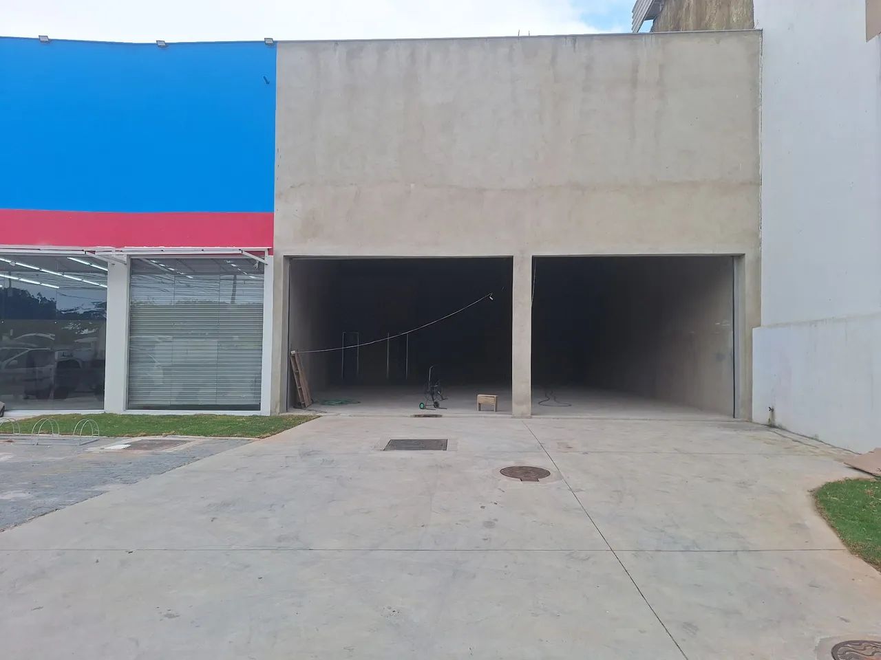 Ponto comercial 210m2, de frente para praça principal do bairro 