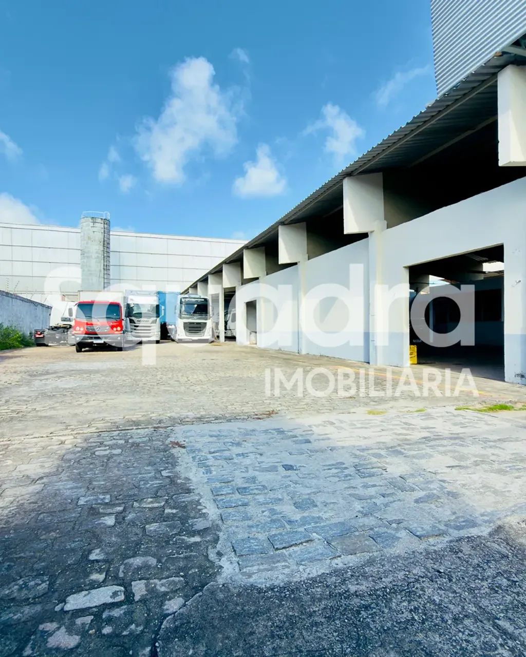 Galpão comercial na BR-116  Terreno de aproximadamente 2.000 m² - Foto 3