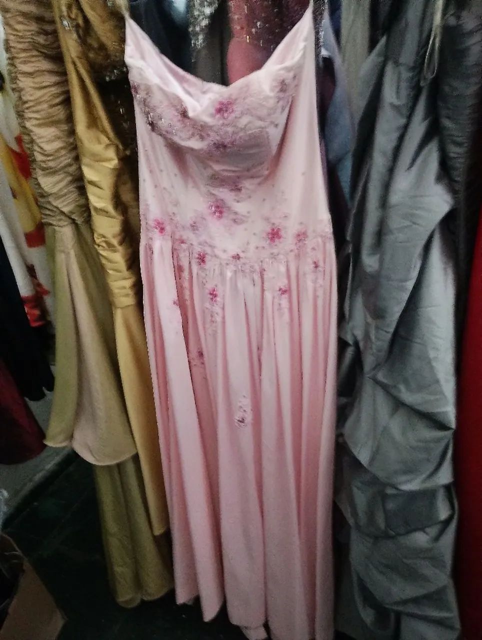 Roupas de festas e casamento alugo e vendo  - Foto 3
