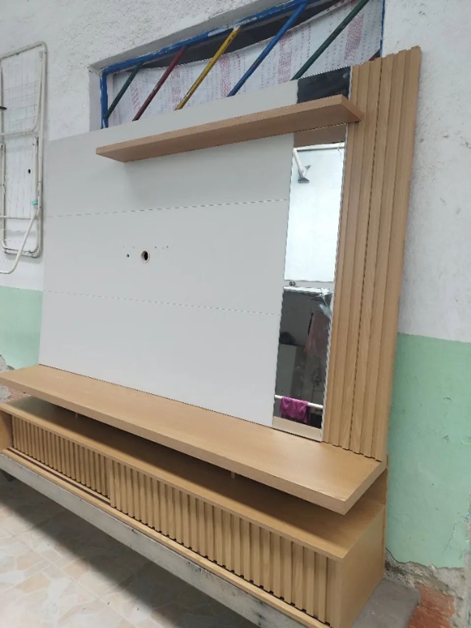 Rack-Painel para TV Até 60 Polegadas Sergipe 2 Portas com Espelho e Ripado Nature/Off Whit - Foto 2