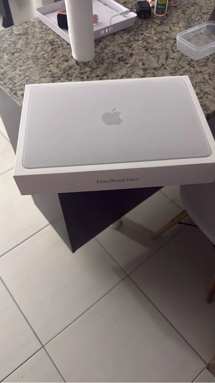 MacBook Neo 256 Prata Lacrado 