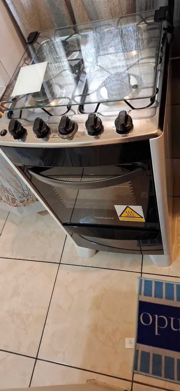 Fogão De 4 Bocas Continental.