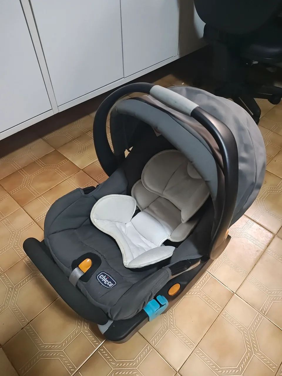 Vendo Bebê Conforto Chicco Keyfit  - Foto 4
