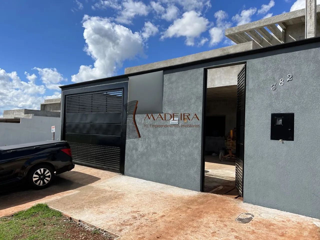 Casa à Venda em Zona 31, Maringá - PR