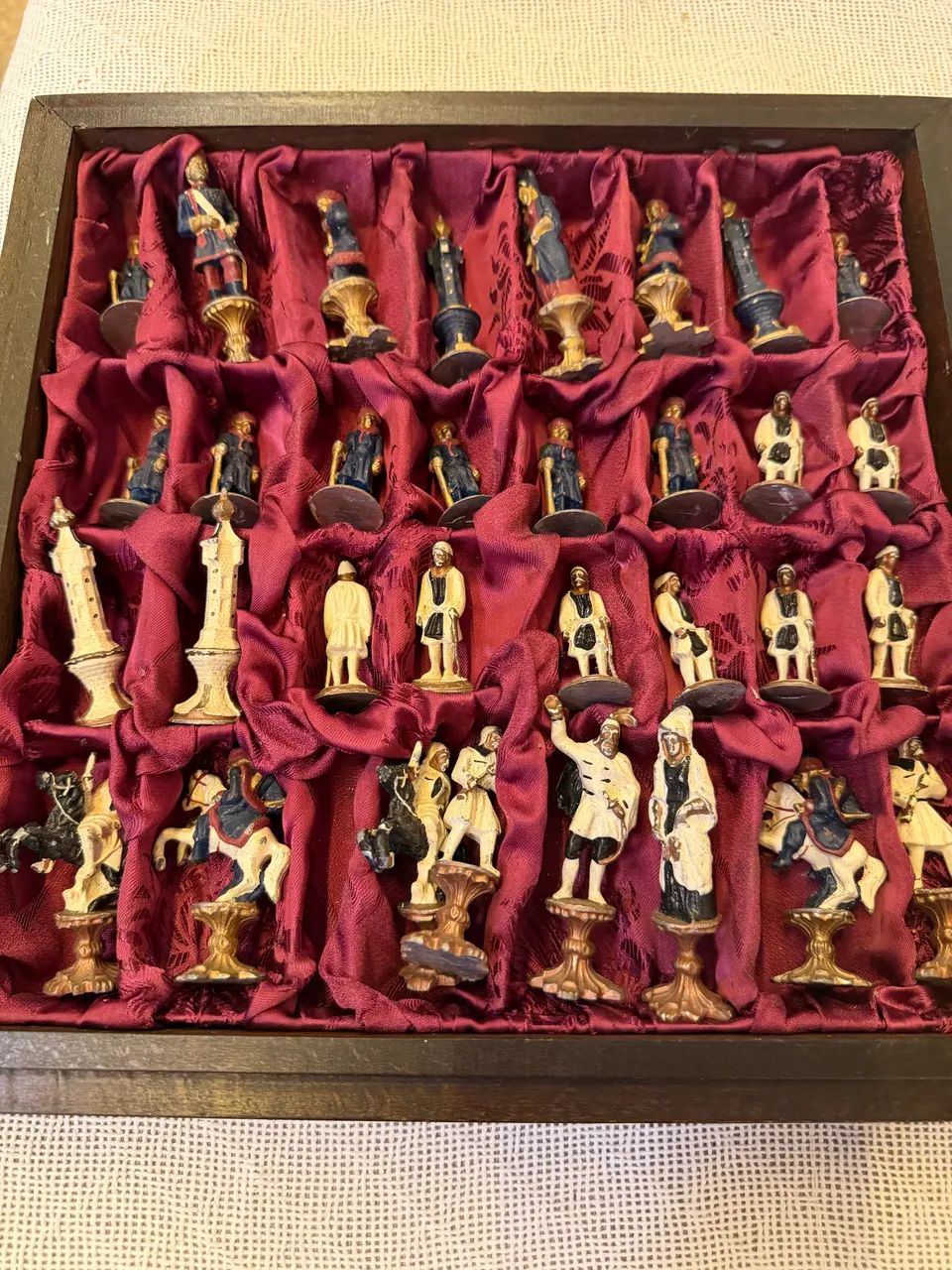 Jogo de xadrez com peças de bronze estilo medieval   - Foto 3