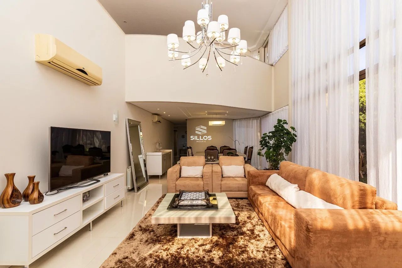Casa mobiliada em Condominio para locação com 4 quartos no Campo Comprido em Curitiba.