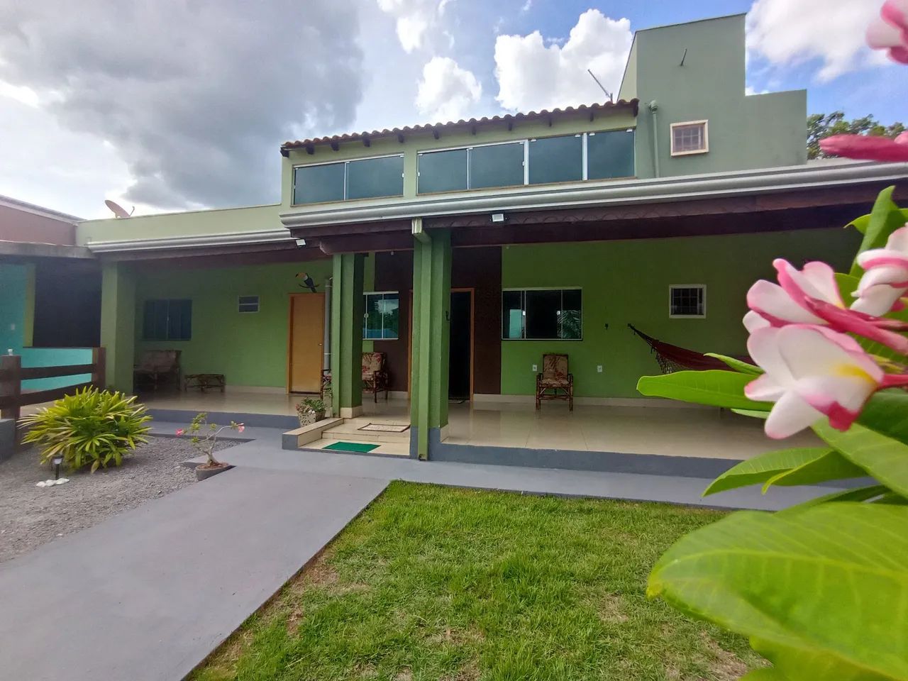 Vendo Pousada, Ponto Comercial e Casa