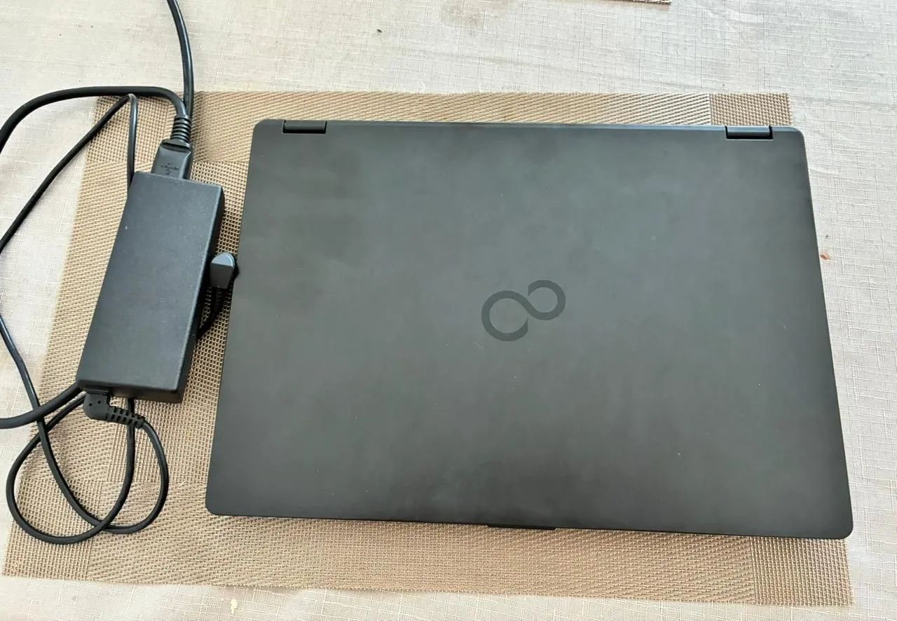 Notebook LifeBook Fujitsu U747  - Foto 2