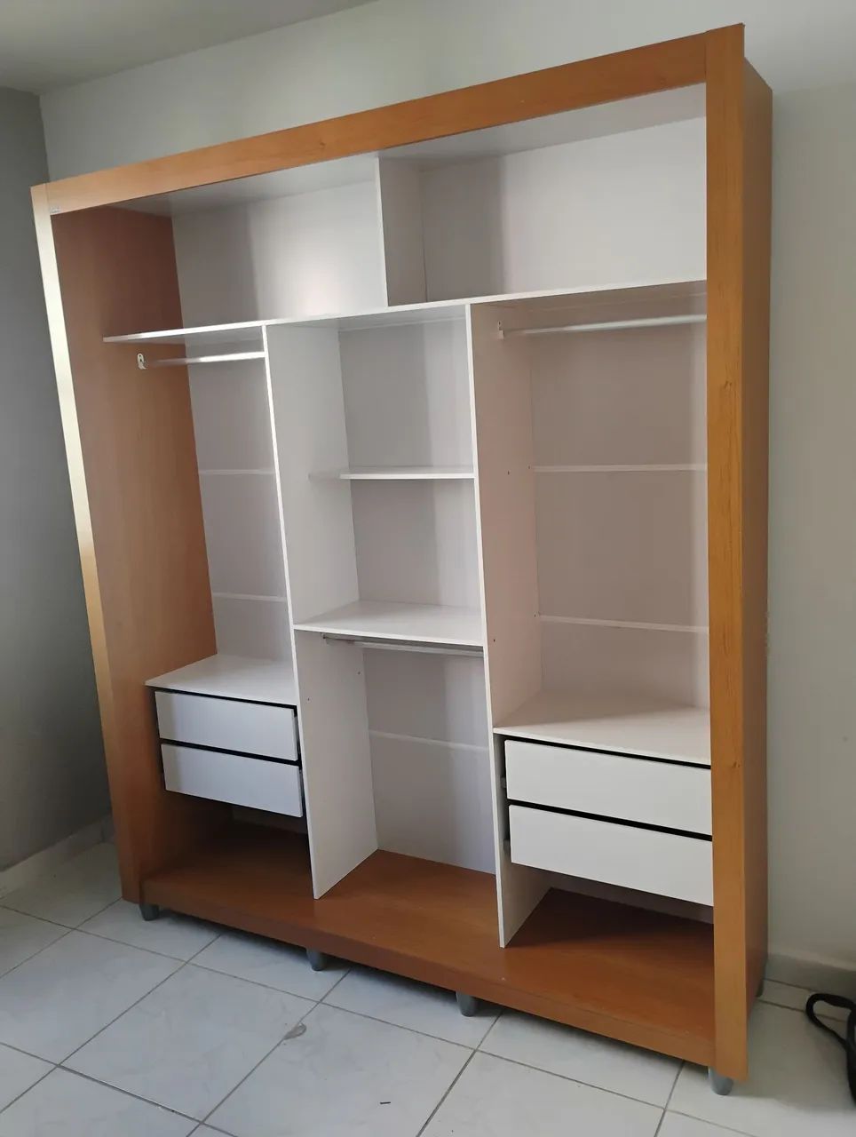 Guarda roupa casal com espelho  - Foto 2