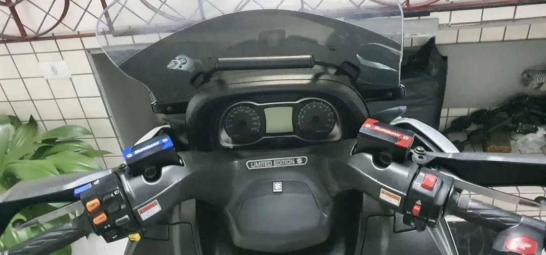 SUZUKI BURGMAN 650 EXECUTIVE NOVA - Foto 6