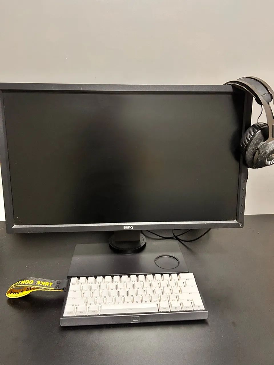 Monitor e teclado 