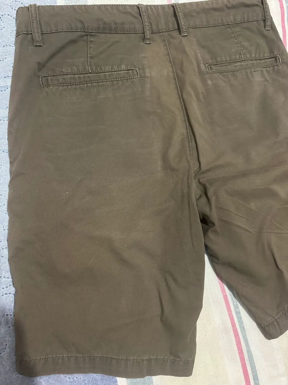 Bermuda Hering verde tamanho 40 sem marcas de uso  - Foto 2
