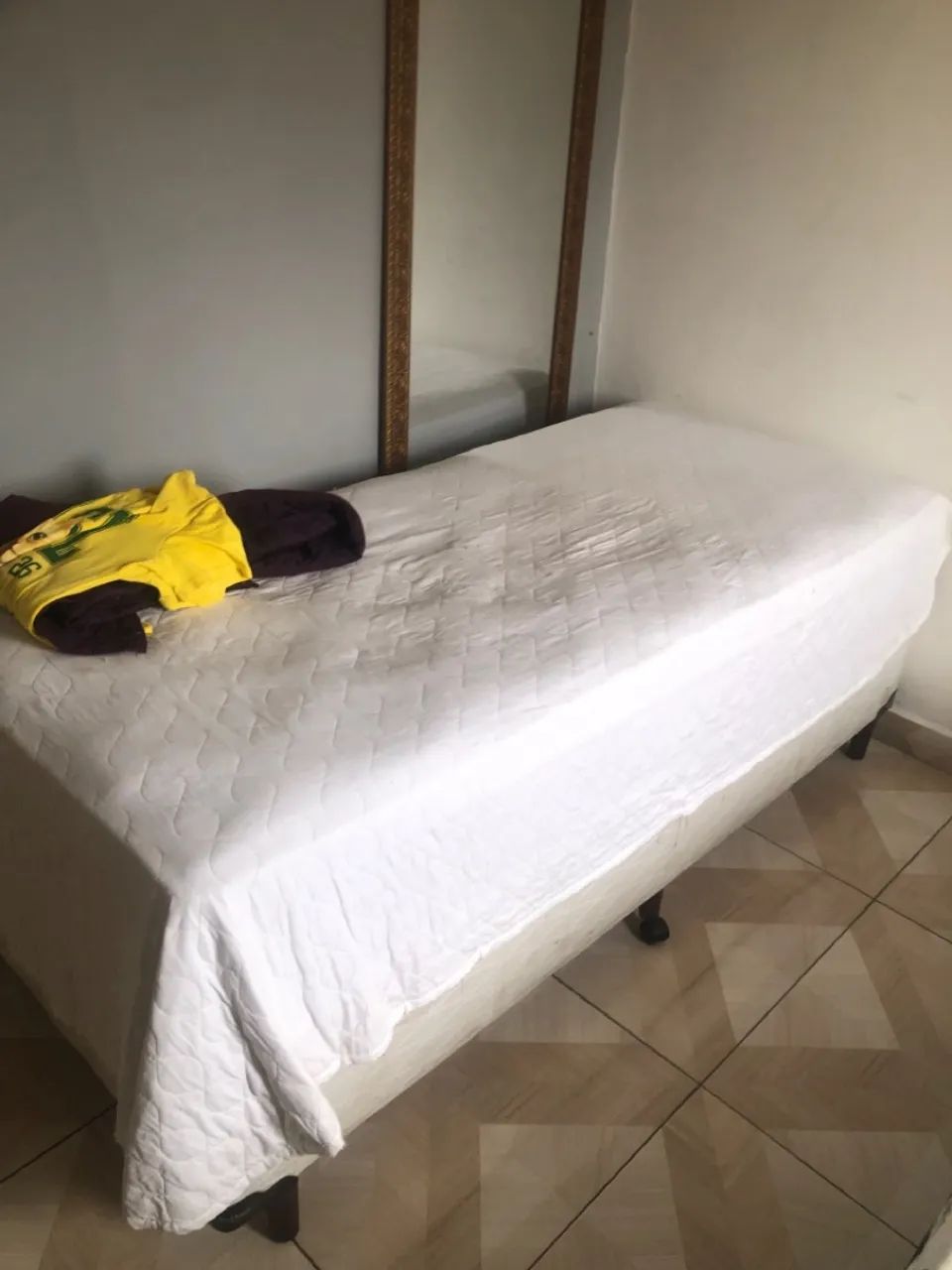 Cama de solteiro 
