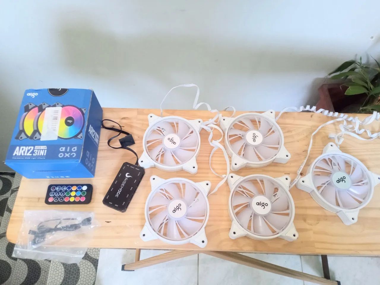 Fans com controladora aigo Ar12 brancas! - Foto 4