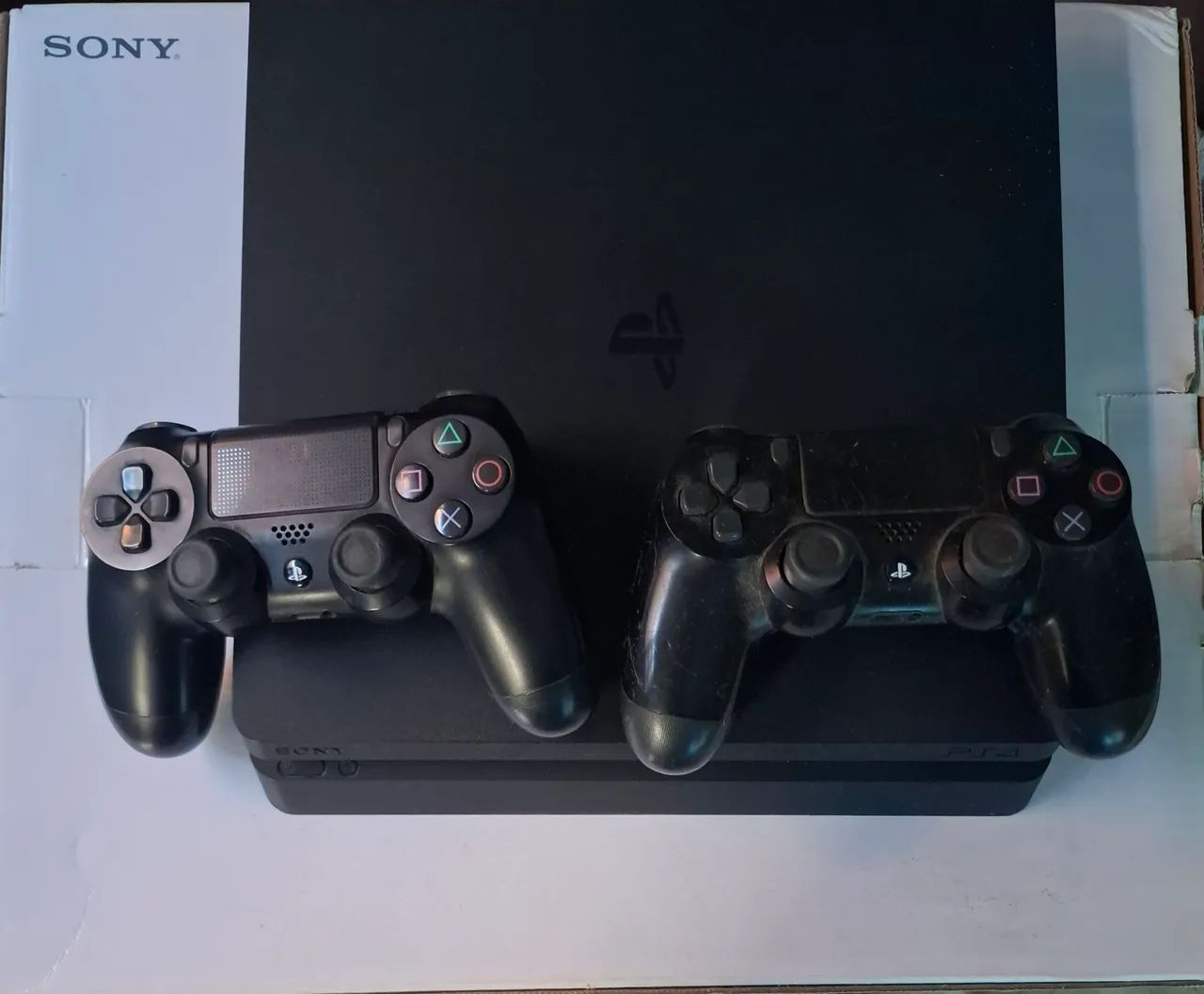 PS4 Slim + 2 Controles Originais - Funcionando Perfeitamente