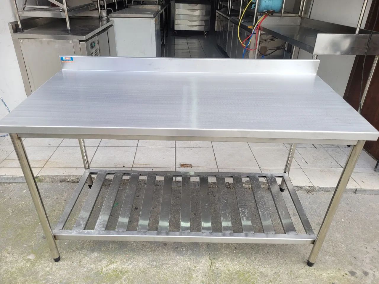 Mesa inox com paneleiro gradeado  - Foto 4