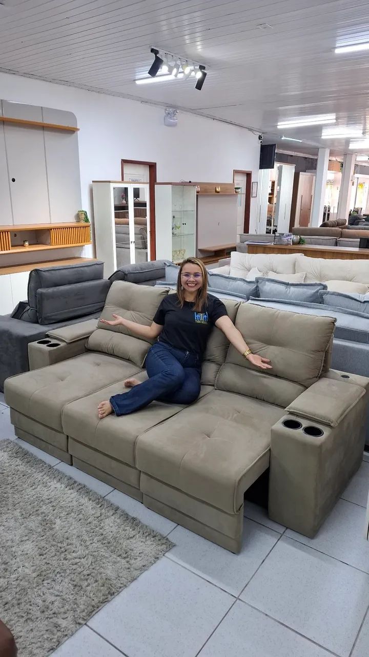 Sofa Retratil e reclinável com porta copos e USB 