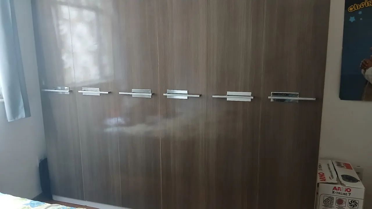 Vendo guarda roupa em ótimo estado. 