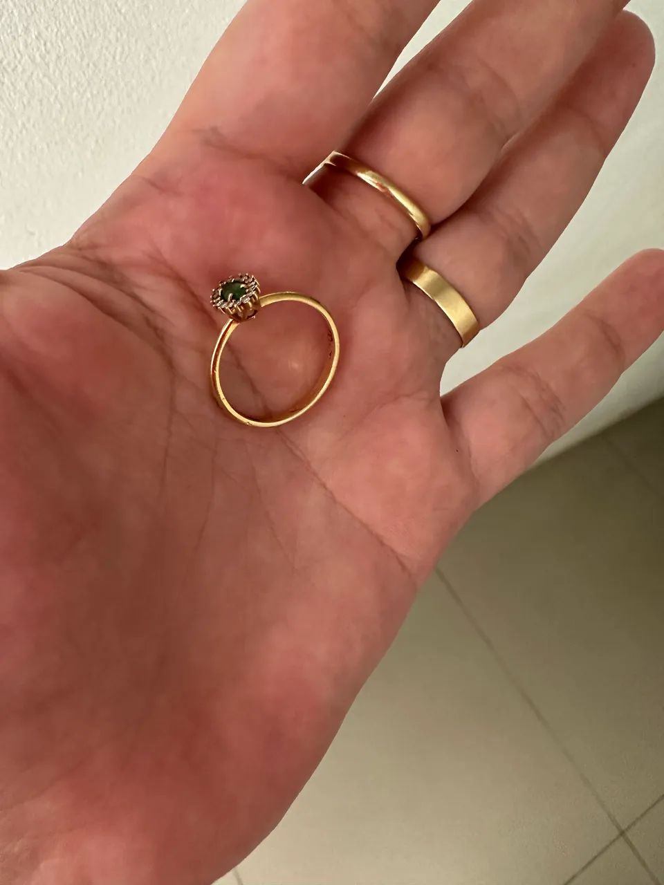 Vendo anel de ouro com brilhantes  - Foto 3