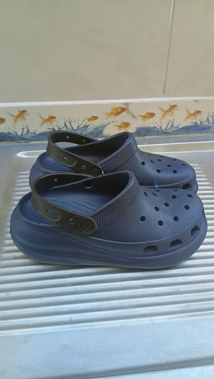 Babuche / Crocs Plataforma Azul Escuro n° 37/38 - Foto 2