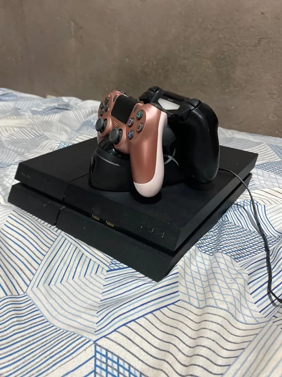 Vende-se Ps4 slim