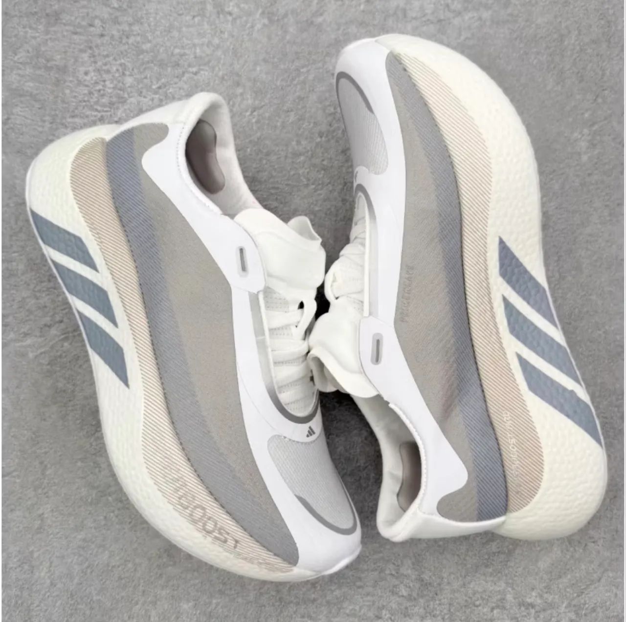 Tênis Adidas Hyperboost todos os tamanhos e cores disponíveis sob encomenda 