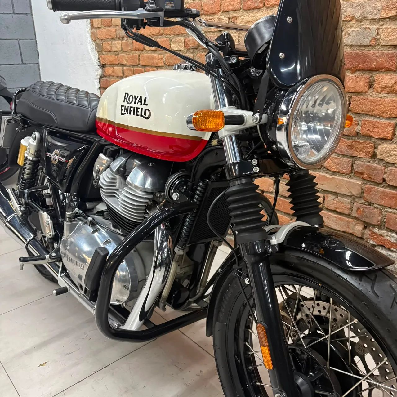Royal Enfield Interceptor 650 Standard - Foto 3