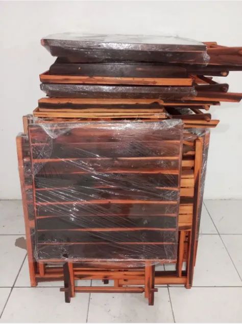 Conjunto de mesa e quatro cadeiras dobráveis para bar e restaurante - Foto 4