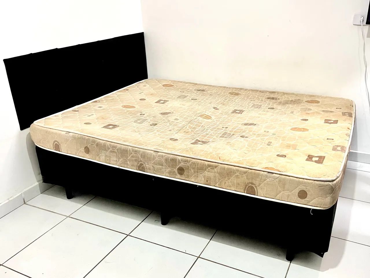 Cama Box Casal  + Colchão de Casal  - Foto 2