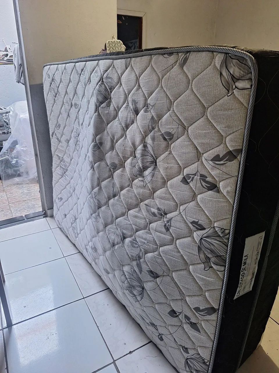 Cama casal de mola