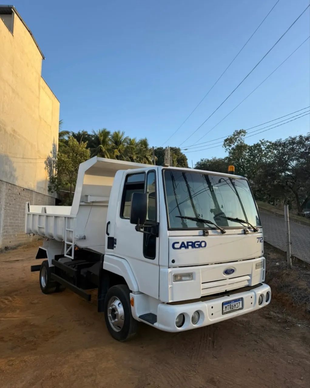 Caminhão 3/4 caçamba Ford 712 impecável . Vendo ou troco  - Foto 4