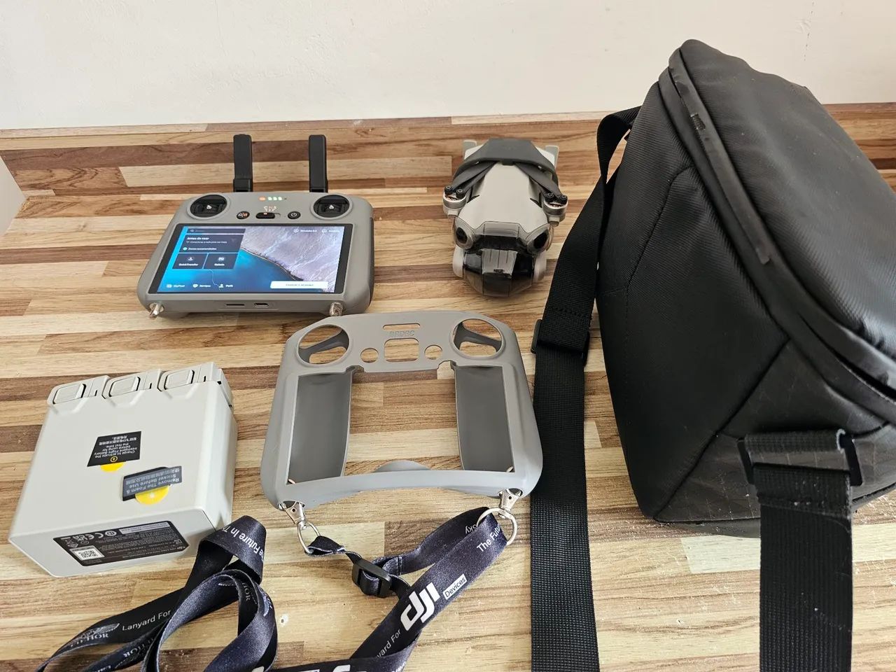 Drone DJI mini pro 4 com controle de tela - Foto 4